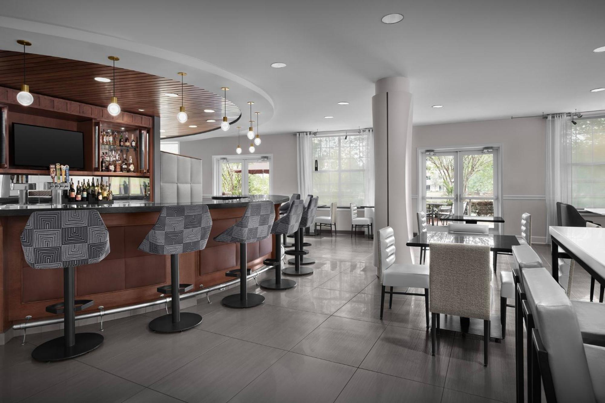 Hotel Indigo Jacksonville-Deerwood Park, an IHG Hotel Buitenkant foto